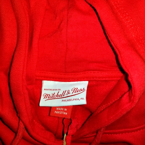 Atlanta Hawks Basketball Hoodie - Picture 6 of 6